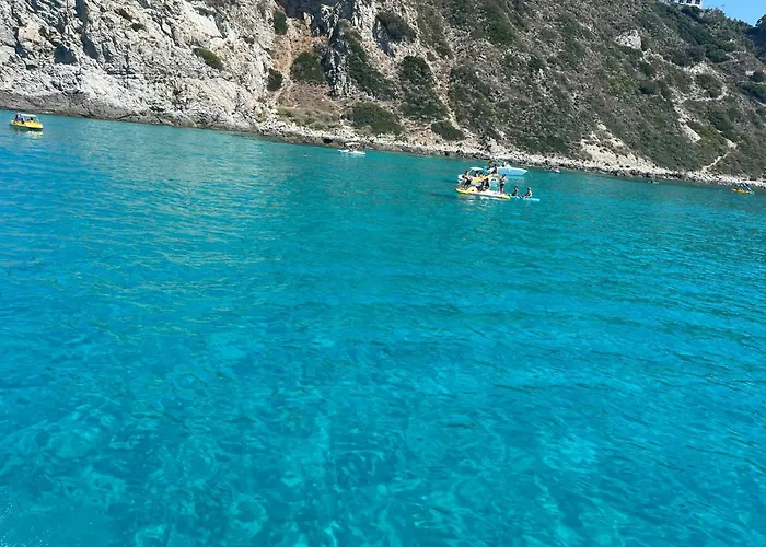 Maria Sulla Di Marina Di Zambrone Nel La Quercia 別荘